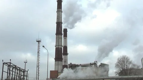 Smoking factory chimneys Vídeos de archivo 47911932