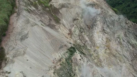 Smoking Mountain volcano in the Philippines 库存影片 243716444