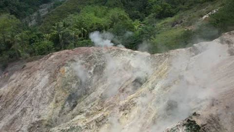 Smoking Mountain volcano in the Philippines 库存影片 243716750
