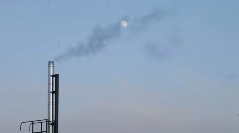 Smoky chimney by the moon, blur. 動画素材 10954604