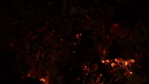 Smoldering coals in the grill Video stock 71410247