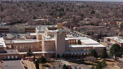 Smooth Drone Orbit Around the New Mexico State Capitol Administrative Complex 4K 動画素材 331437772