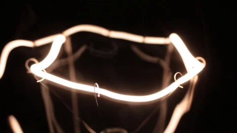 Smooth increase and decrease in power of the incandescent lamp. 库存影片 80550903