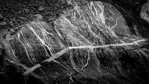 Smooth stone face with extensive veining in Alaska, US Stock-Fotos