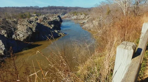 Smooth walking shot up to cliff overlooking the Potomac River Video stock 57976277