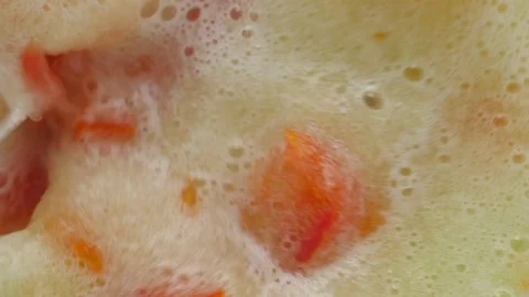 Smoothie being made in a blender. 스톡 동영상 123050031