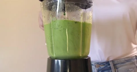 Smoothie blending close up Stock Footage 148184479
