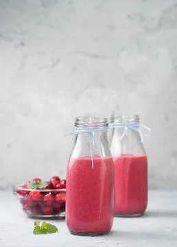 Smoothies cranberries Stock Photos