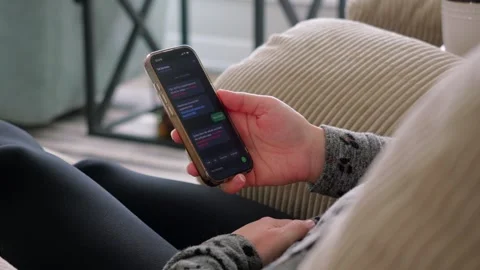 SMS Text Messaging Scam Floord Phones US Phones Vídeos de archivo 327558972