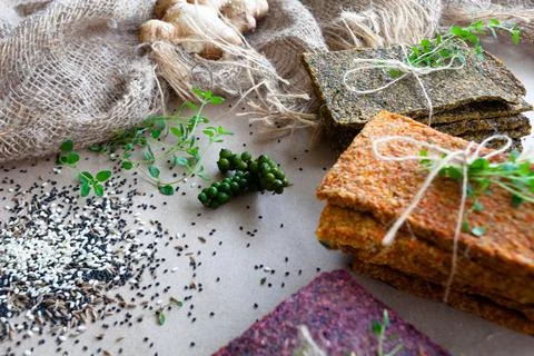 A snack cooked in a dehydrator . Layout mock up craft paper copy space. Foto stock
