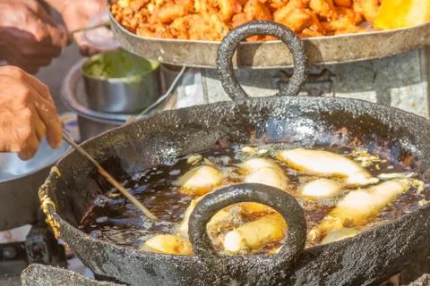 Snacks in a wok Stock-Fotos