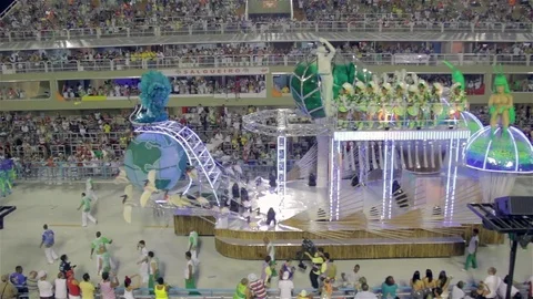 Snail-shaped float through the carnival HD 動画素材 75175808