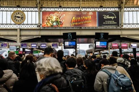 SNCF controllers' strike at Gare de Lyon train station, Paris, France - 23 Dec 2 Foto stock