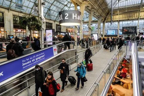SNCF controllers' strike at Gare de Lyon train station, Paris, France - 23 Dec 2 Stock Photos
