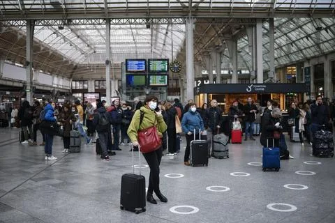 SNCF train conductors begin strike in France, Paris - 02 Dec 2022 Stock Photos