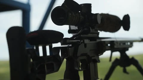 The sniper rifle is ready to fire. close-up Vídeos de archivo 245918645
