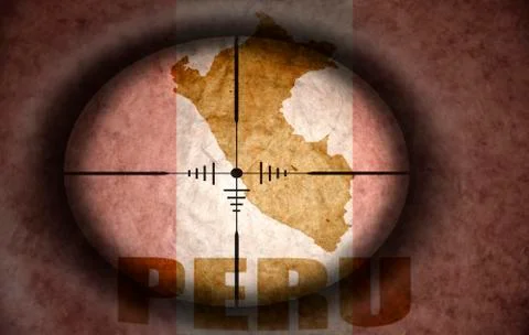 Sniper scope aimed at the vintage peruvian flag and map Illustrazione stock