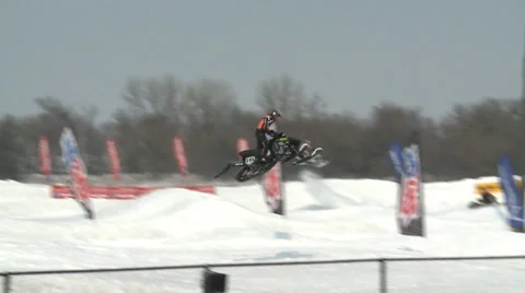 Snocross Practice Jump Видео 38720123