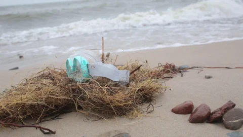 Snorkel mask on sandy beach. Vídeo Stock 103204480