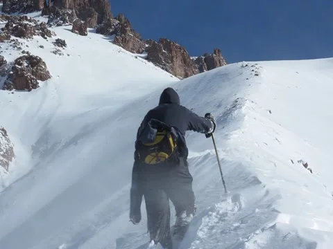 Snow blizzard in the mountains Video stock 70372373