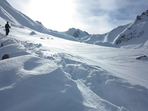 Snow blizzard in the mountains Video stock 70373619