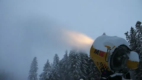 Snow cannon running Vidéo 11148983