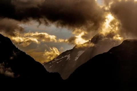 Snow capped Alaskan mountain range Stock-Fotos