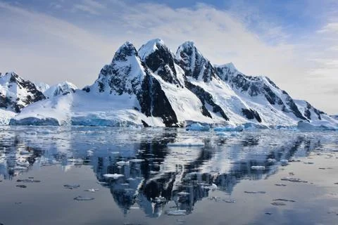 Snow-capped mountains Stock-Fotos