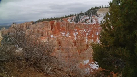 Snow capped sandstone cliffs Vidéo 268050478