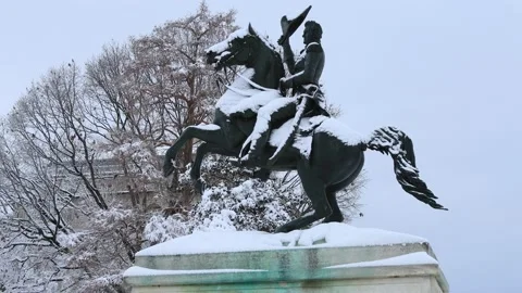 Snow Covered Andrew Jackson Statue - Lafayette Park - Washington, D.C. - Winter Vidéo 167942976