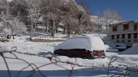 Snow covered car during winter in ladakh 스톡 동영상 121948468