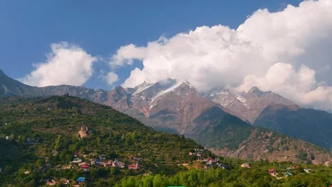 Snow Covered Himalayan Peaks Overlooking Sangla Valley Video stock 329324516