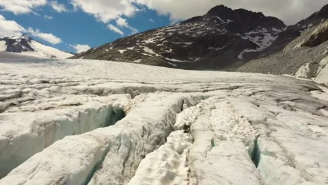 A snow covered mountain 库存影片 156845798