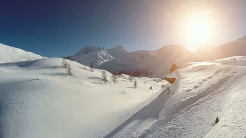Snow covered mountain landscape in the winter season. outdoors holiday activity Vídeo Stock 72877193