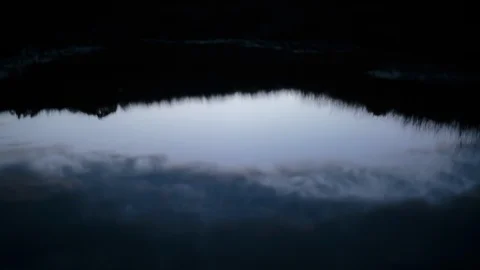 Snow covered mountain reflection in lake Vídeos de archivo 94883306