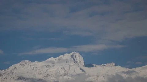 Snow covered peak time lapse Видео 121962667
