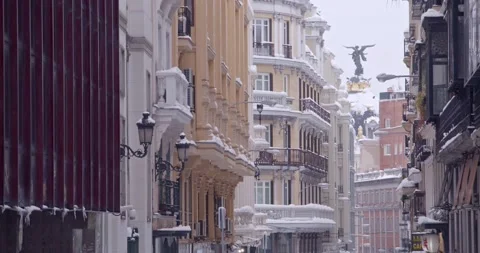 Snow-covered road during the blizzard - Madrid Video stock 146441310
