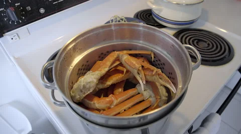 Snow Crab in pot. 4K UHD. Stock-Footage 49983524