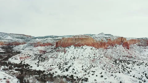 Snow on desert canyon cliffs Video stock 154839994