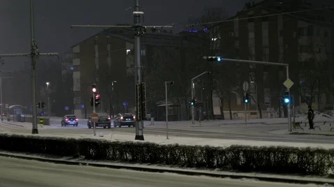 Snow falling in the city Stock Footage 87131113