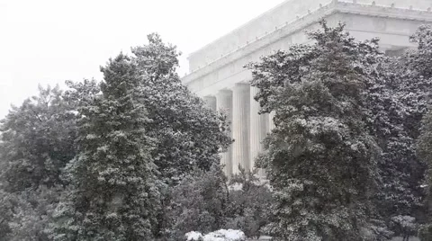 Snow Falling on Lincoln Memorial.mp4 Video stock 45717844