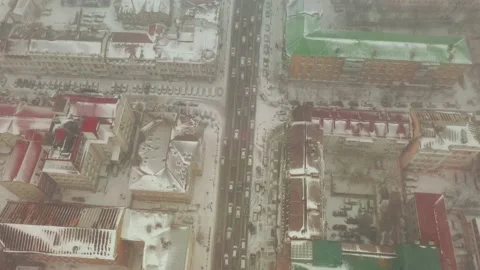 Snow is falling on the streets of the city. Stock Footage 157867417