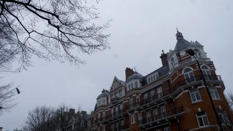 Snow in london Stockbeeldmateriaal 89936390