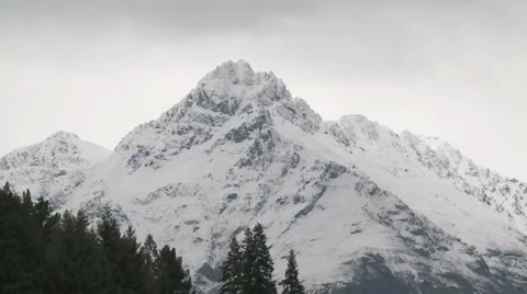 Snow ridge zoom Stock Footage 1321392