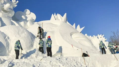 Snow sculpture construction site 動画素材 104282585