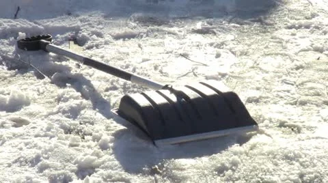 Snow shovel 스톡 동영상 12410298