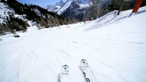 Snow skiing on the piste Video stock 10907876