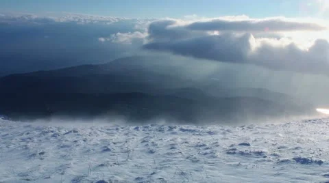 Snow storm in mountains Vidéo 15416152