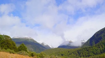 Snow topped mountains Vídeo Stock 85492503