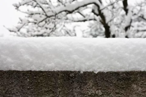 Snow on a wall Stock-Fotos
